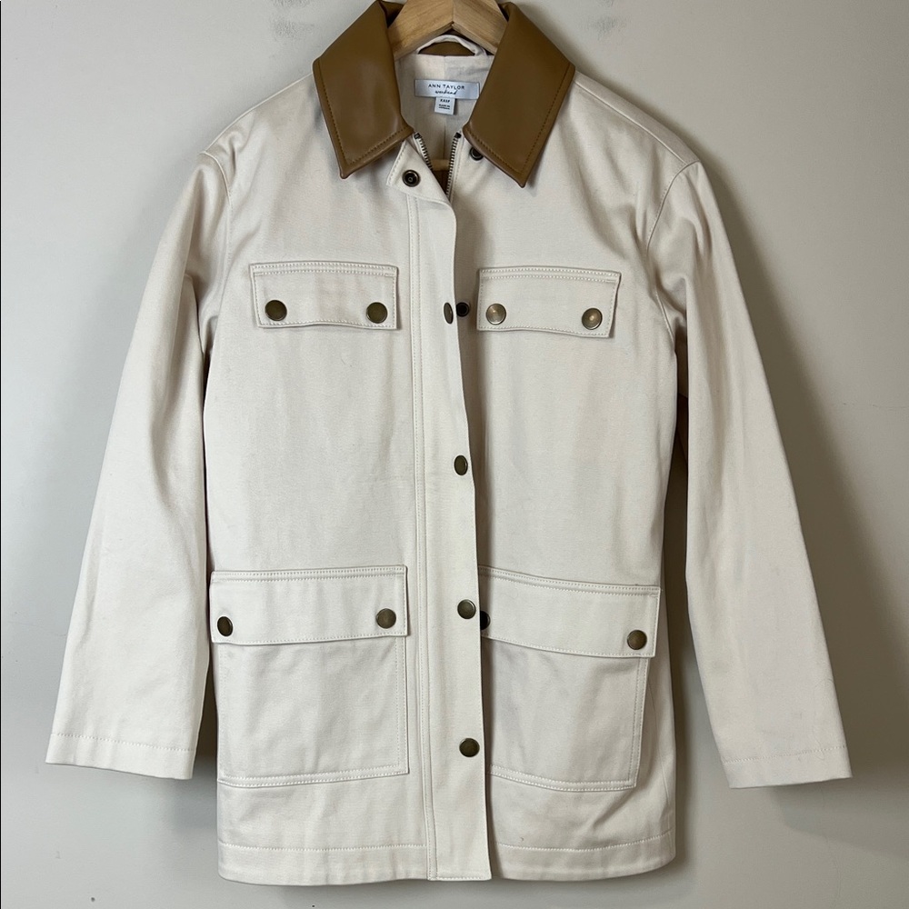 Ann Taylor Barn Chore Coat EUC Cream Contrasting Trim XS Petite